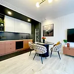 Zuraw Z Widokiem Na Jezioro Drweckie Royal Aparts Apartment Ostroda