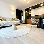 Zuraw Z Widokiem Na Jezioro Drweckie Royal Aparts Apartment *